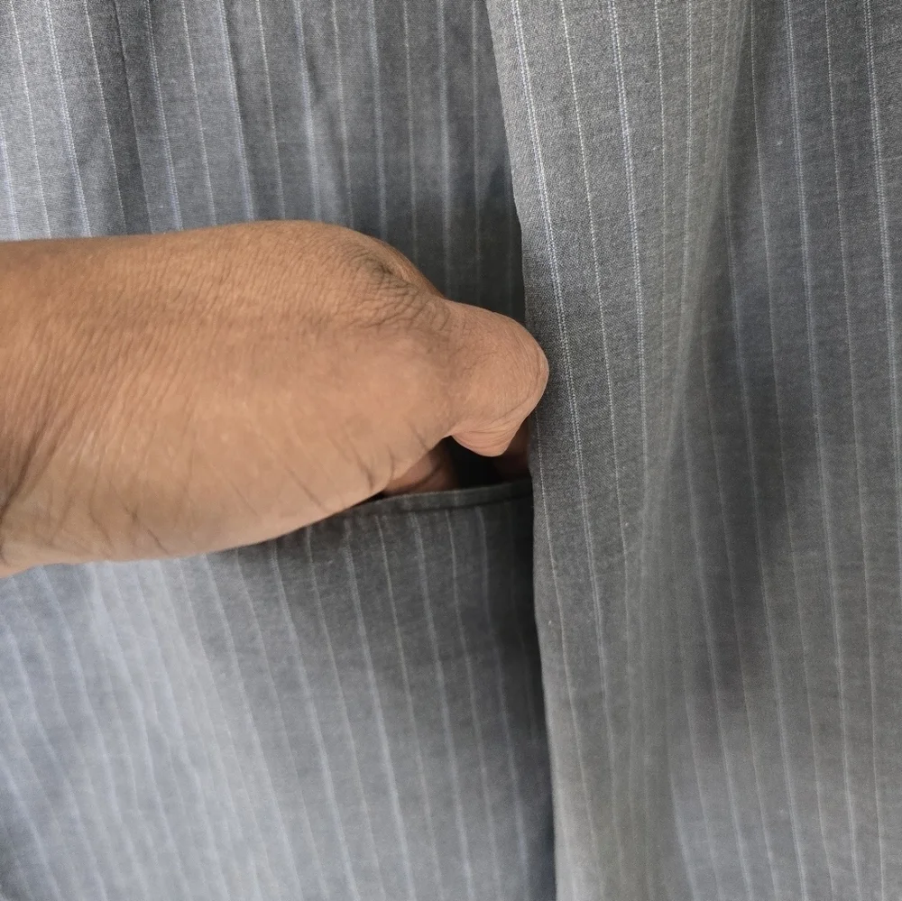 Banana Republic Blazer Sports Coat Men 44L Gray PinStriped 2button Exellcent